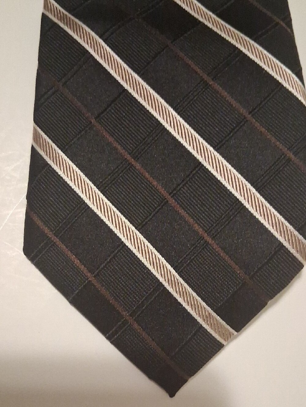 Joseph Abboud Black Tie with Cream Diagonal Stripes - Picture 3 of 9